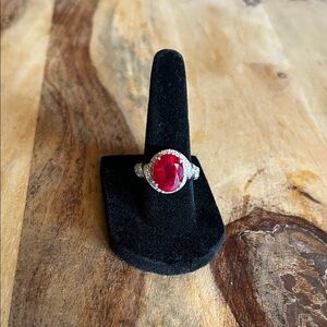 Vintage-style Silver Ring with Red Oval Gemstone